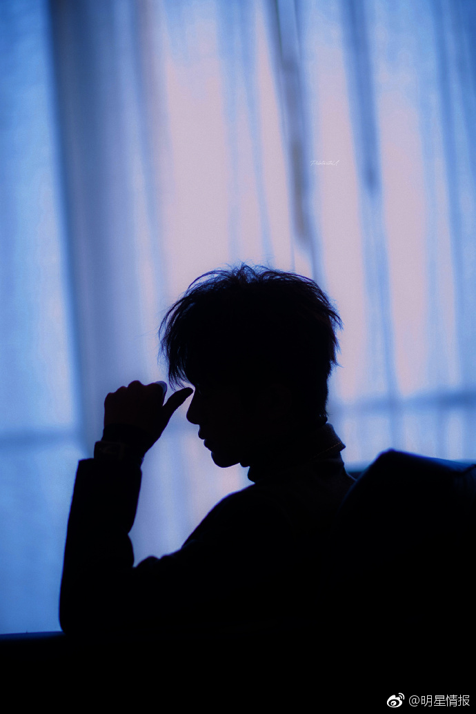 易烊千玺剪影合集这侧颜就是帅气的贵公子无疑了