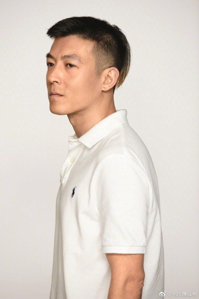 陈冠希怼热狗吐槽《新说唱》:台上的都不是rapper