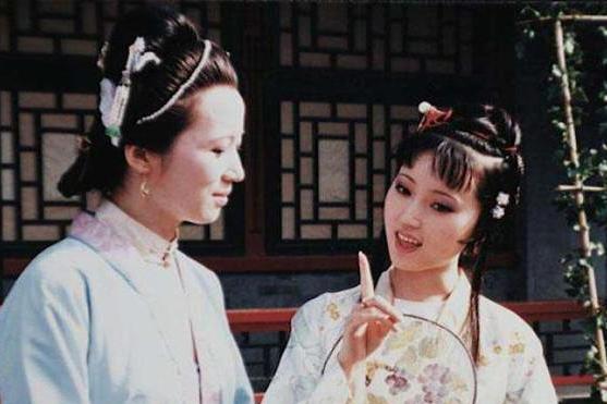 红楼梦情感之李纨:虽然寡居,但心中有幸福,活出了自己的精彩。