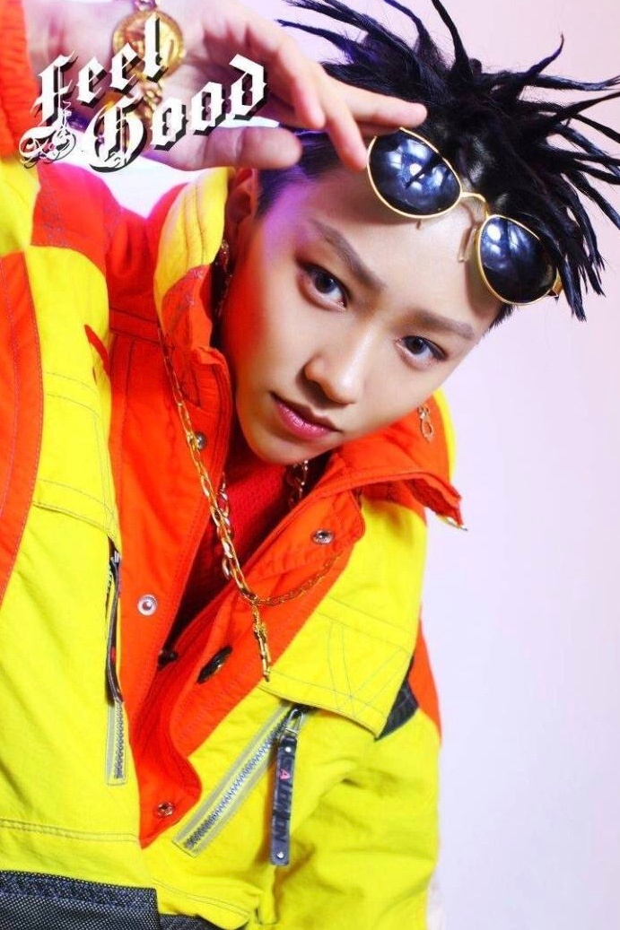 今天依然是非常炸裂的刘雨昕蜜蜂少女队刘雨昕造型出位a爆全场