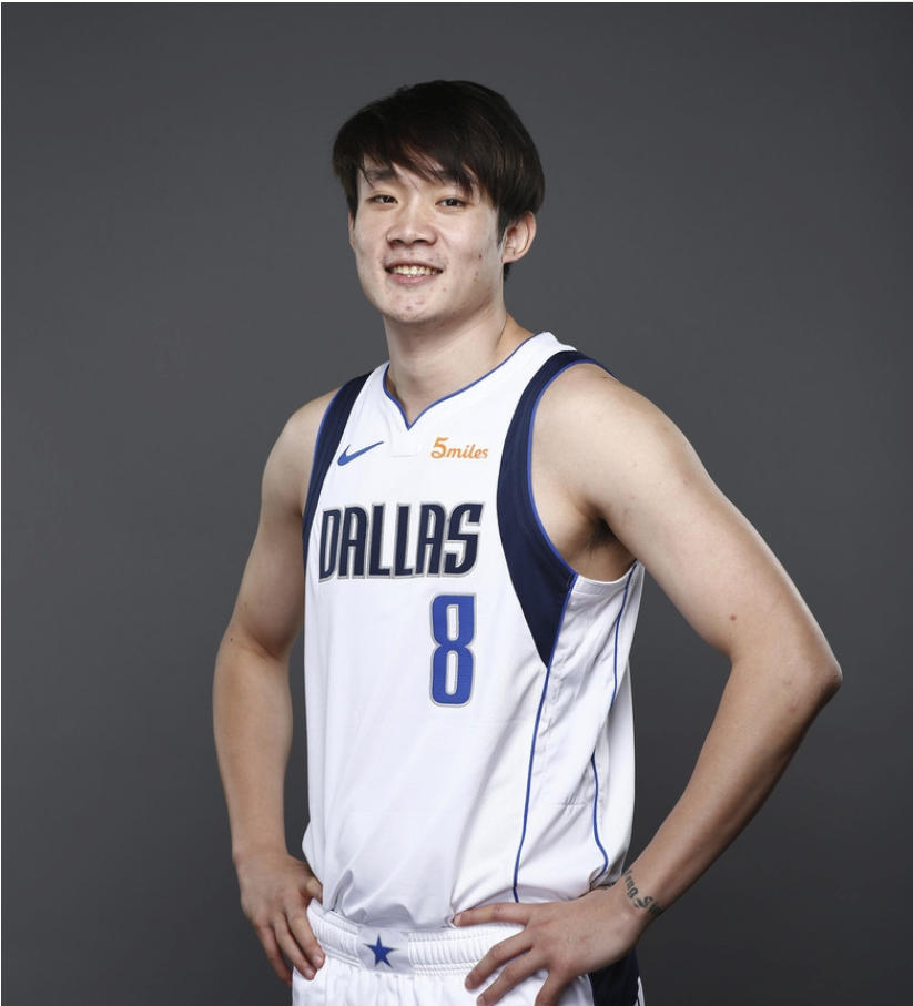 nba迎来中国侠客丁彦雨航登陆独行侠为了nba小丁放弃很多