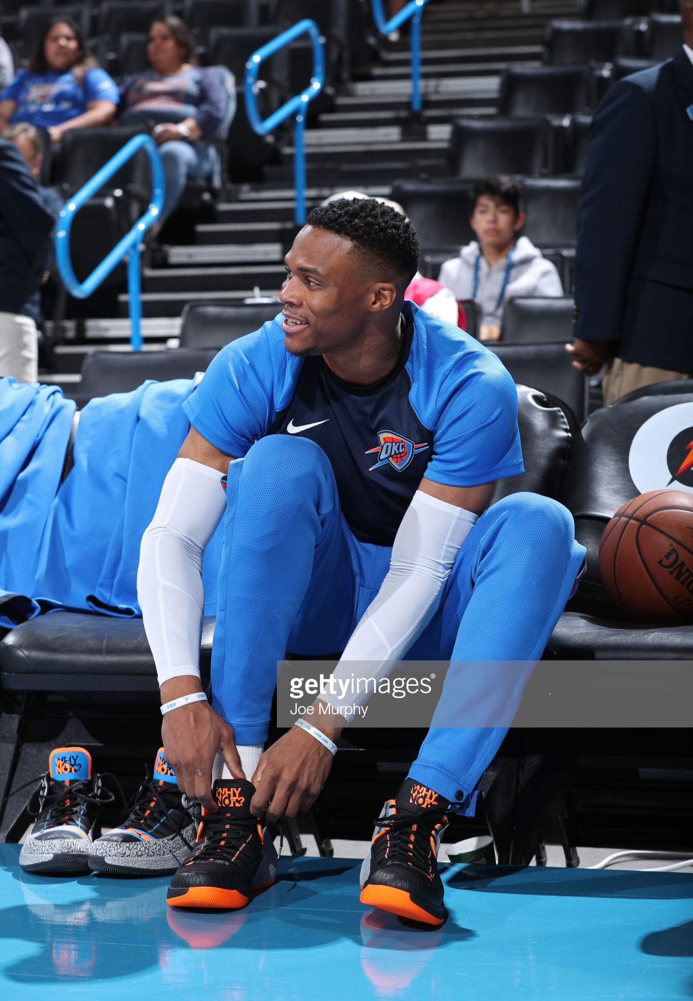 丹尼斯-施罗德2017-18赛季高光集锦,德国小黄毛冲击篮筐的能力不容小.