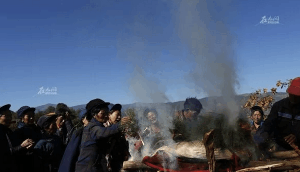 直击一场大凉山深处彝族兄弟的葬礼让人看着不是滋味