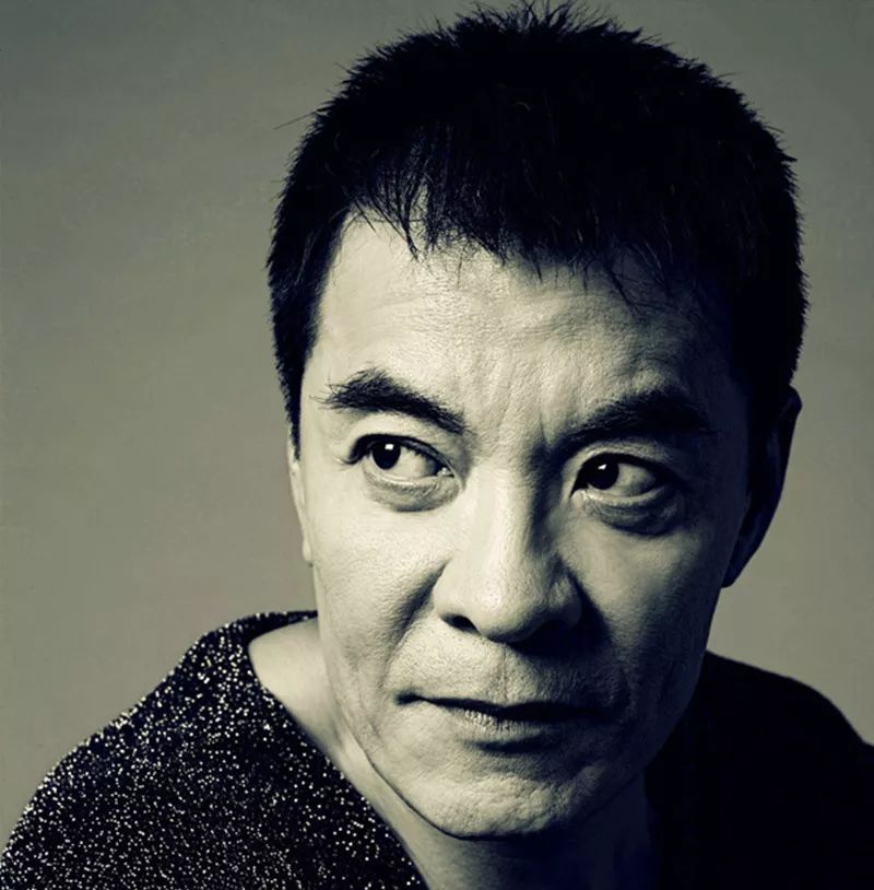 他演了10多年硬汉,50岁时闪婚化妆师,如今老来得子,被指像爷爷