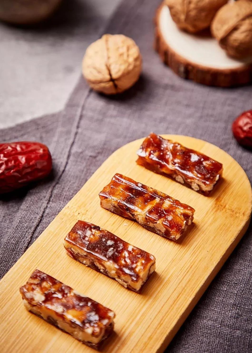 补血养颜超超超棒的红枣核桃糕