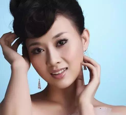 空军政治工作部文工团青年歌唱演员:李美怡主讲揭子兵法