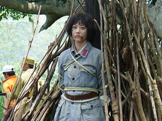 1929年,年仅21岁的黄富群便参加了革命,成为一名红军女战士.