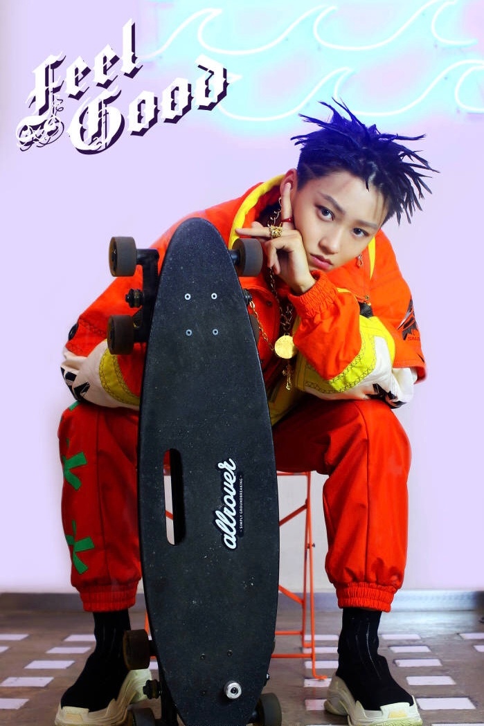 今天依然是非常炸裂的刘雨昕蜜蜂少女队刘雨昕造型出位a爆全场