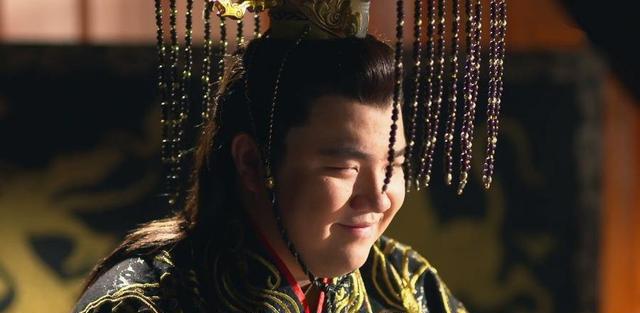 儿子,所以在他死后,群臣就拥立秦武王同父异母的弟弟公子稷回国即位了