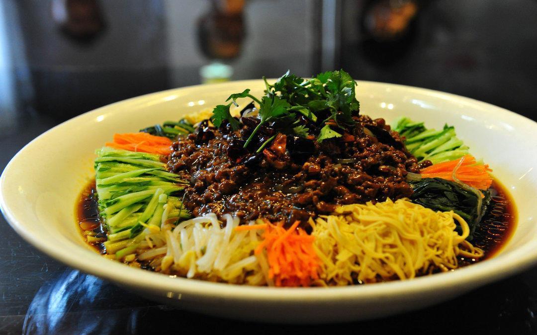 大鱼大肉吃腻了? 和饭店大厨学学凉拼 在家也能做"下饭菜"!