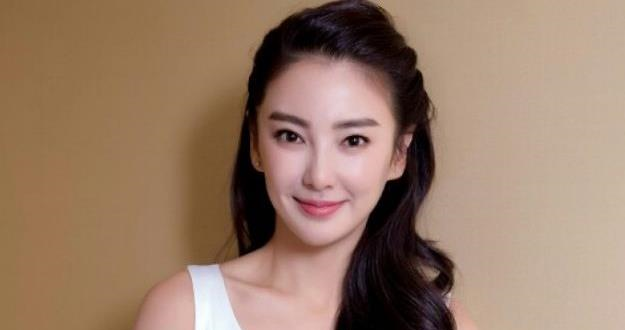 张雨绮离婚后首现身,精神状态佳未受风波影响