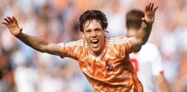 世界十大足球先生: 中超最佳主帅上榜, 一人退