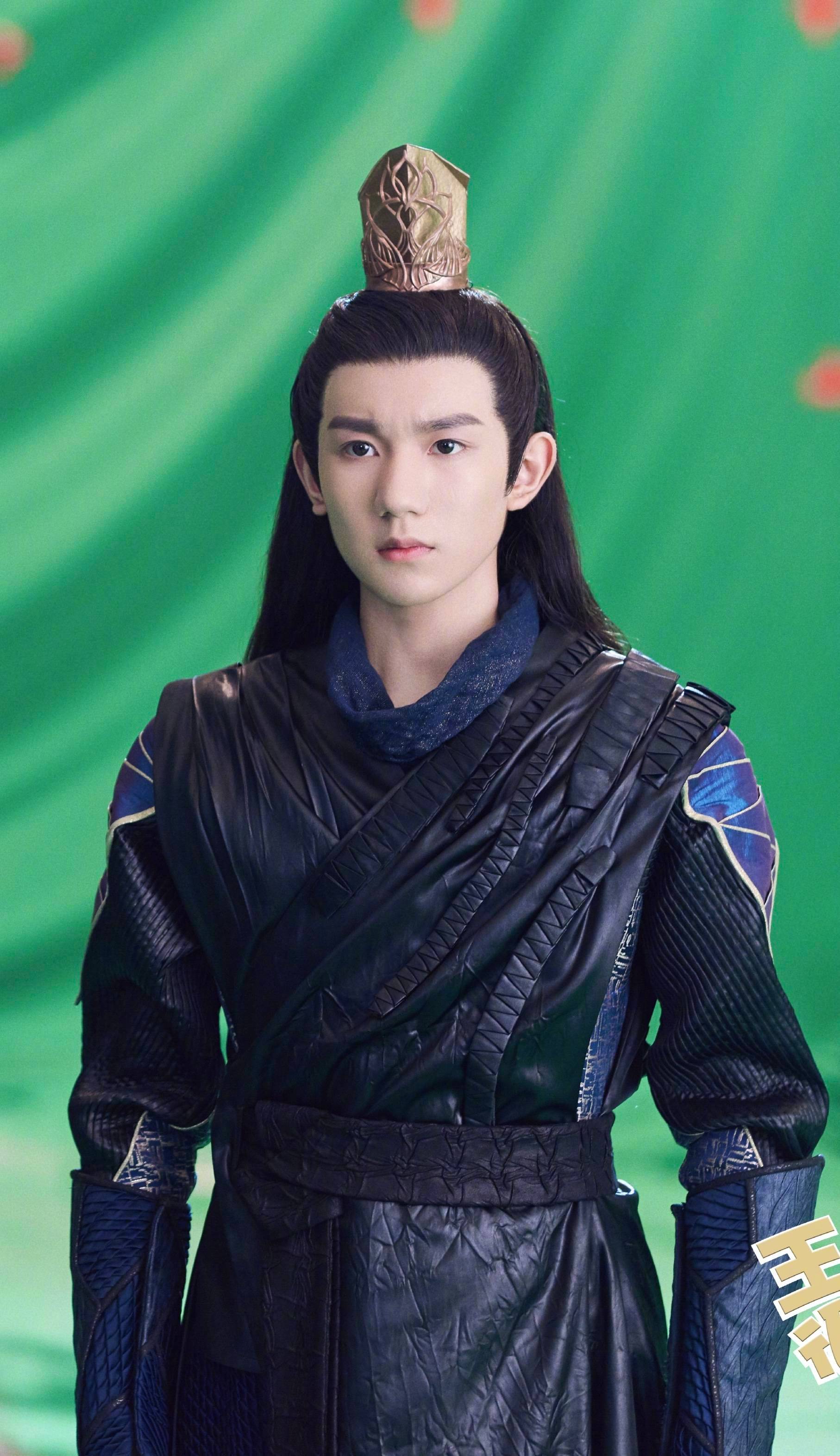 眼神坚定,意气风发的牧尘哥哥|王源|哥哥|眼神_新浪新闻