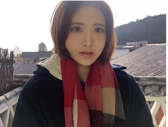 同是网络红人,章泽天、陈一发、冯提莫的文凭