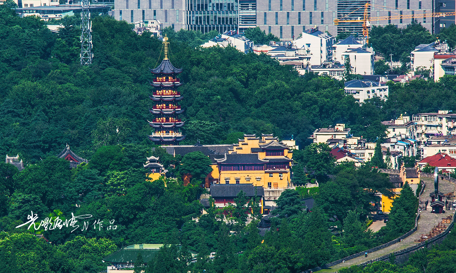 美丽南京,千年古刹鸡鸣寺---鸡鸣寺位于鸡笼山东麓,又称古鸡鸣寺