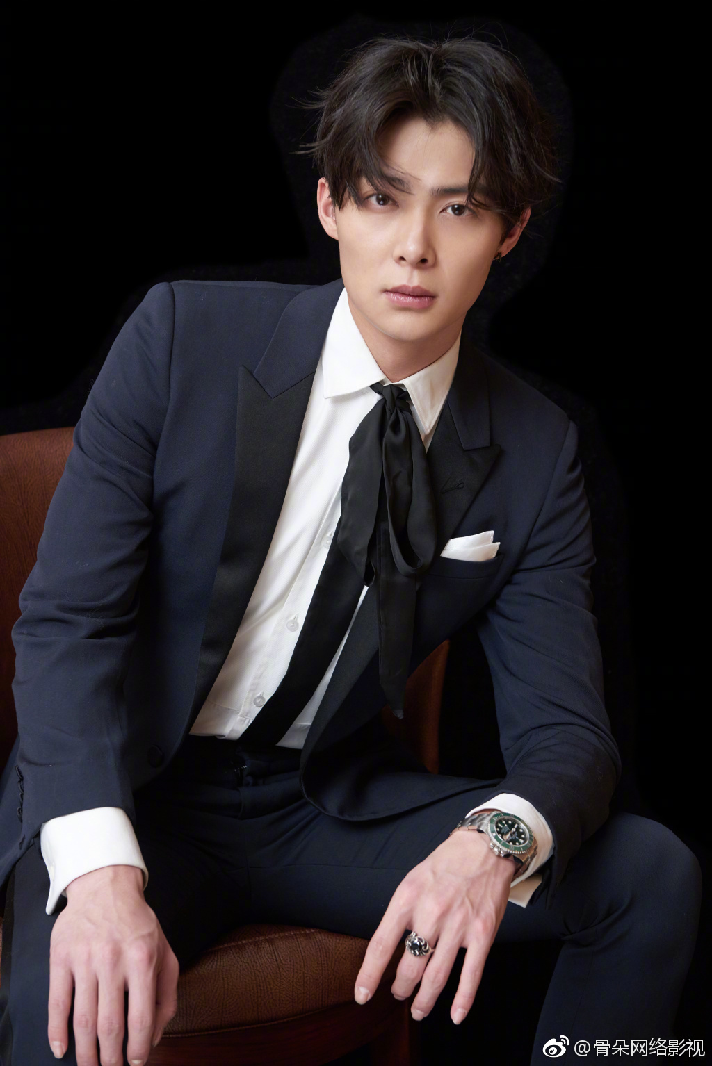 《屋顶上的绿宝石》导演王子鸣执导,@janiceman文咏珊 @张铭恩_ 主演