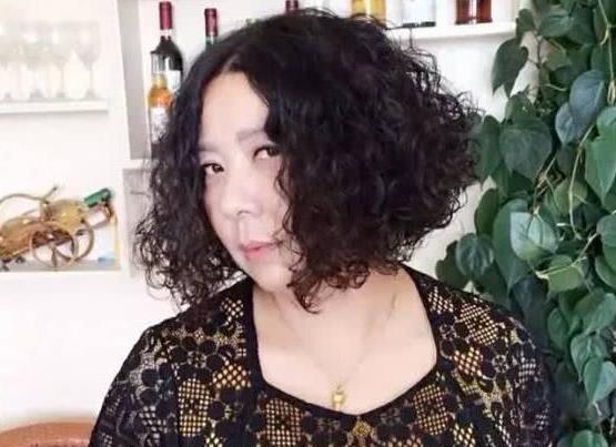 女人才过30岁,别急着留这3种大妈"发型",很显老,又难看!