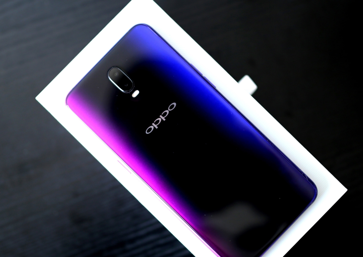 为旗舰赋能高科技,r17 pro补全oppo产品线空缺