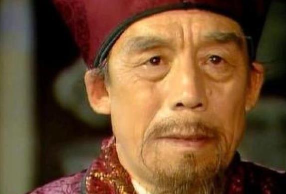 第四名:贾赦的扮演者—李颉 这位老爷子尽管在剧里扮演的是一个妻妾