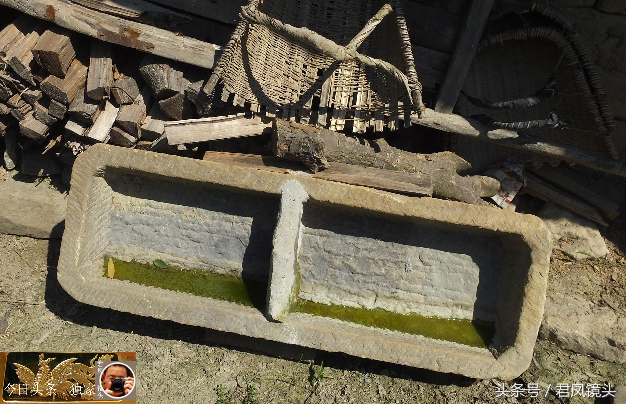 湖北宜昌:石制猪槽,农民养猪还用它吗?石磨石磙,你还记得?|猪槽|石磙|