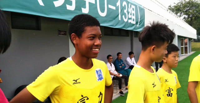 广州富力13岁中非混血球员苏宇亮:我是中国人,我期望进入国家队