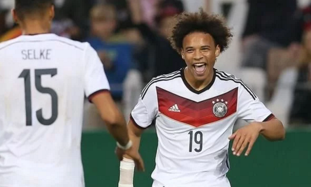 勒夫眼中的萨内并不完美!落选世界杯也不意外