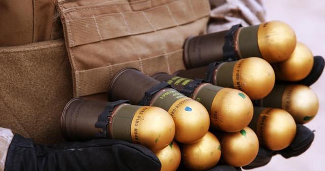 把这种子弹误认为是照明弹错了光它的爆炸声就能把敌人吓跑