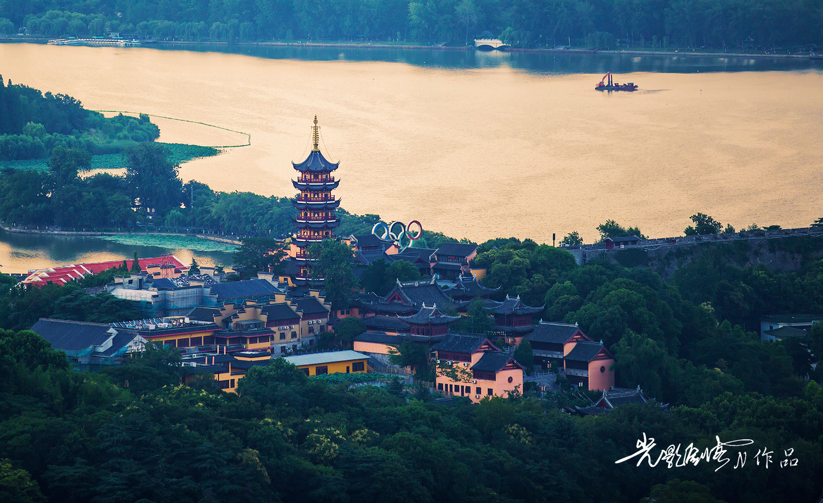 美丽南京,千年古刹鸡鸣寺---鸡鸣寺位于鸡笼山东麓,又称古鸡鸣寺