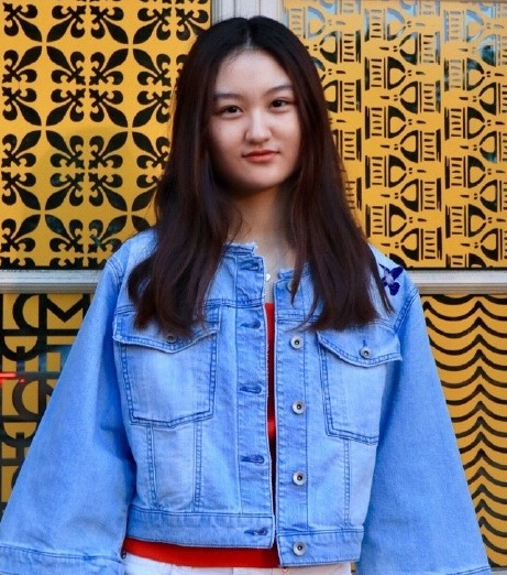 和这么多代表作,以后肯定会一帆风顺的长大后的陆子艺第一次露脸是在