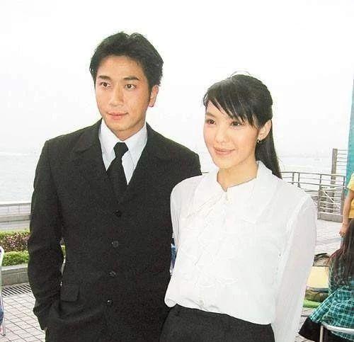 曾患上面瘫男友却不离不弃 39岁在两千米高山顶淡定喂食母乳|官恩娜