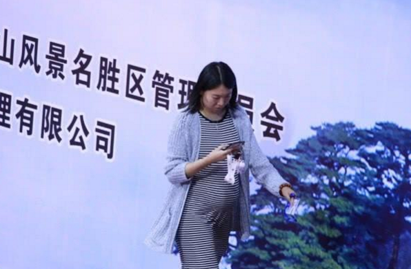 乒乓女神李晓霞孕味十足,网友盼清水美人的宝宝与马龙儿子组双打