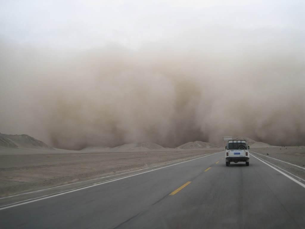 沙漠狂风图片