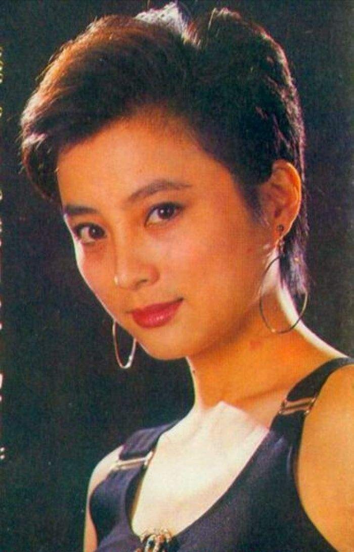 李玲玉年轻的时候美若天仙,喜欢她的举个手