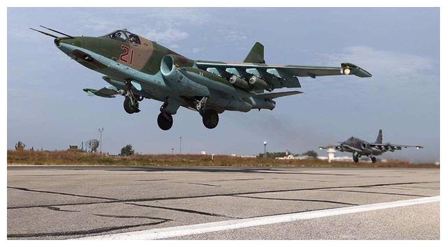 军使用白磷弹空袭代尔祖尔:和俄军互炸队友,看