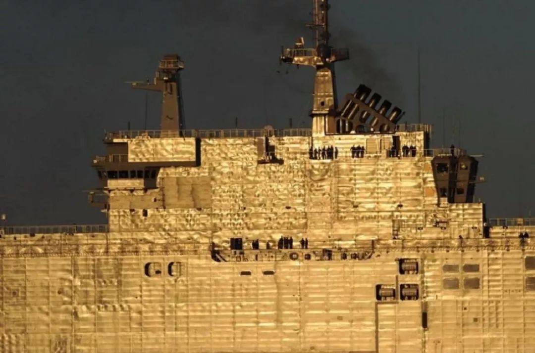 为何我国核潜艇表面凹凸不平,宛如橘子皮?是舰艇质量问题么?