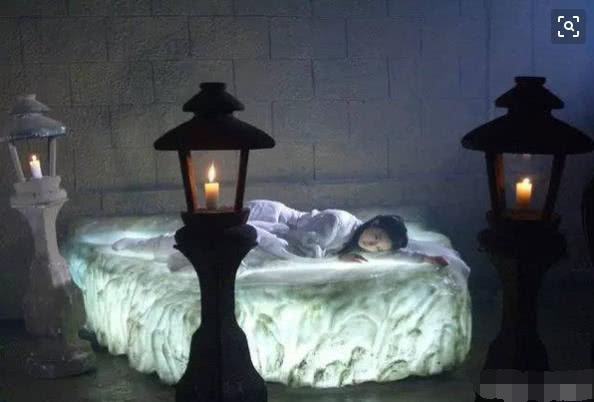 神雕中,千年寒玉床的真正用途不简单,跟一个绝世高手有关