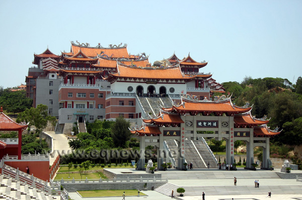 飞机上偶遇"妈祖"坐经济舱,有特定的护照和姓名