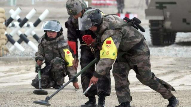 解放军最辛苦、最危险的兵种是他们!却少有人问津|工兵|兵种|排雷_新浪新闻