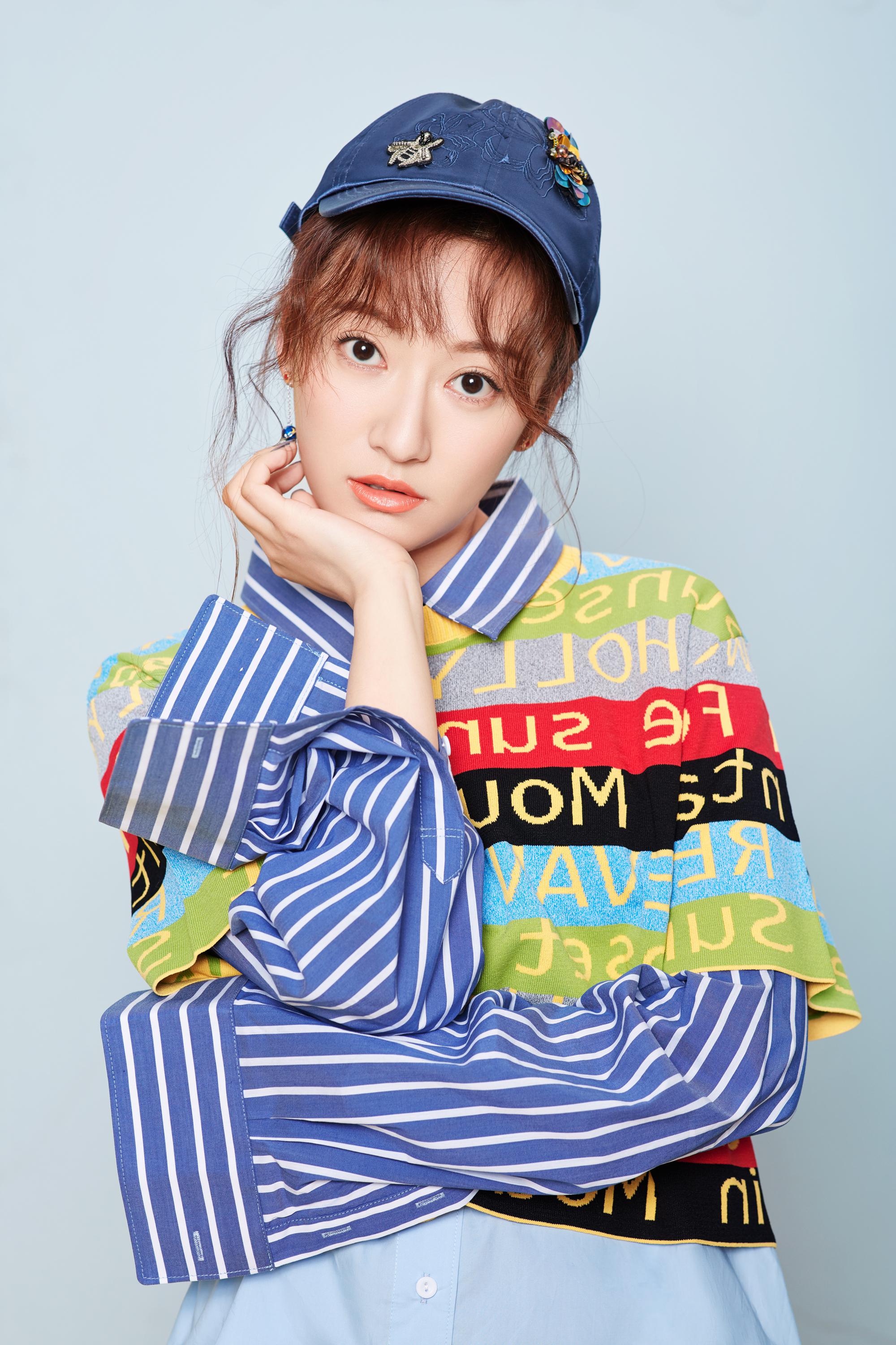 余玥上演炮灰女孩逆袭记 清新甜美写真曝光