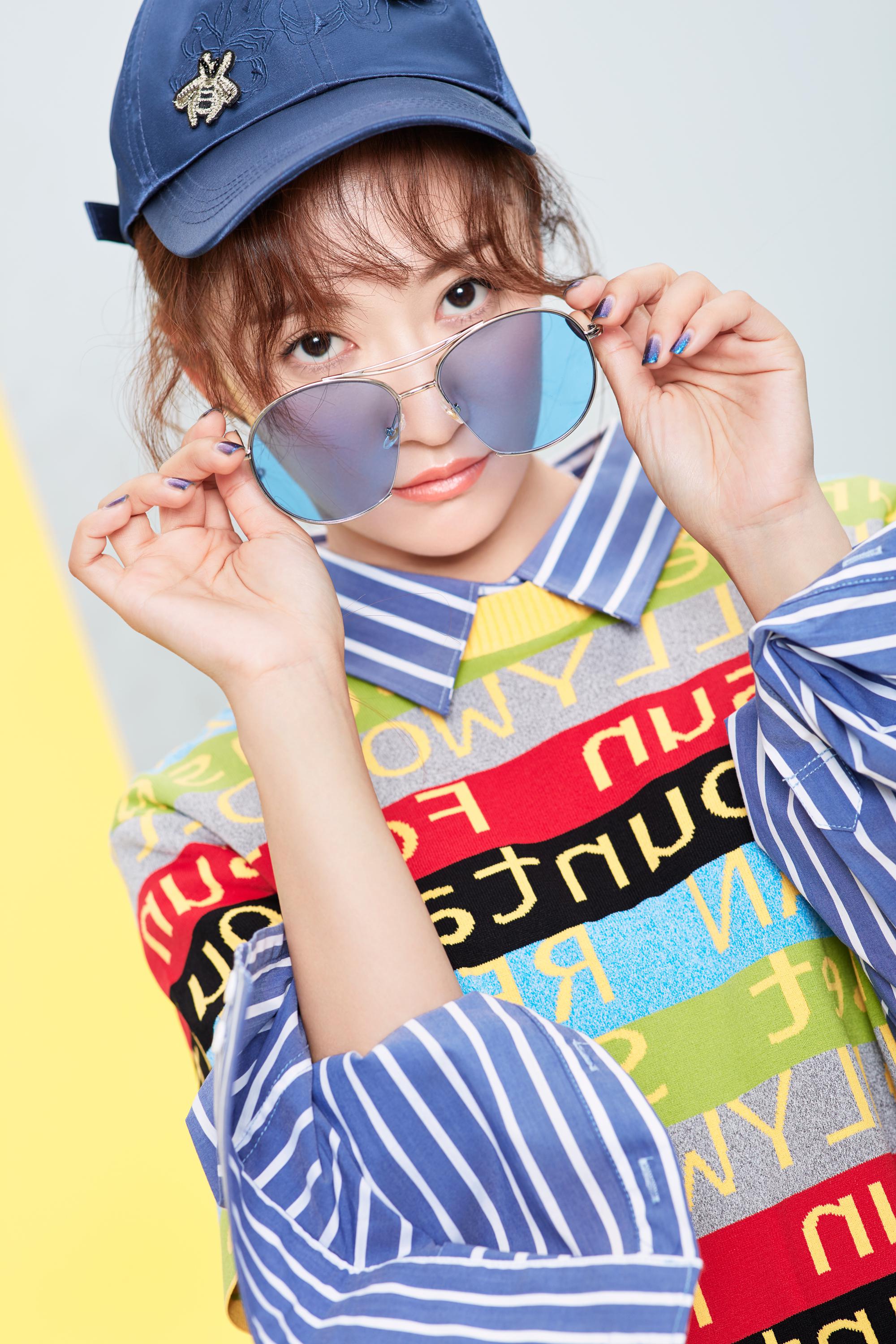 余玥上演炮灰女孩逆袭记 清新甜美写真曝光