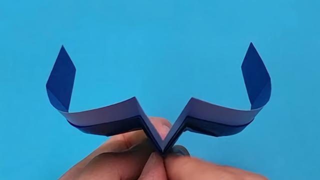 你见过能"自动返航"的纸飞机吗? 飞出去还能飞回自己手上,好玩