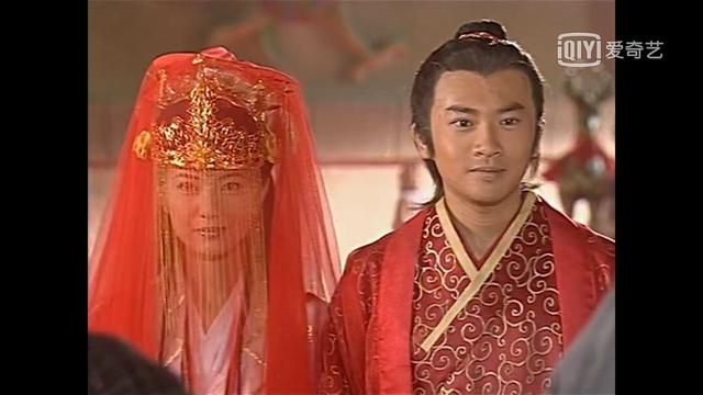 新倚天屠龙记周芷若大婚造型曝光造型毫无亮点被佘诗曼碾压