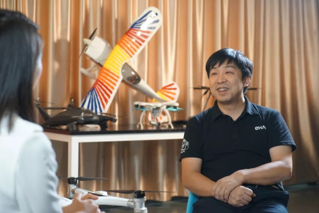 亿航胡华智我们离坐载人无人机出行还有多远