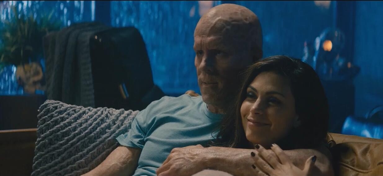 他那红色紧身衣毫无违和感,一部脑洞开出天际的电影《死侍2》