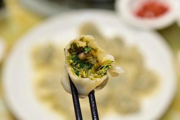 称了2两茶叶包了顿饺子,清新爽口又开胃,老公婆婆一人一大碗!