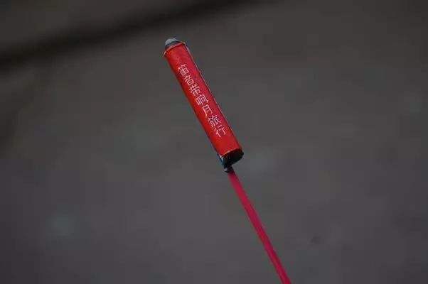 窜天猴飞出8公里,不料却是火箭炮