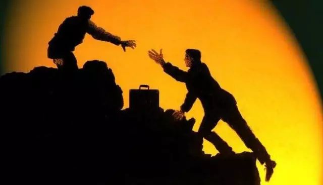 一个人要想成功需要高人指点贵人相助个人奋斗