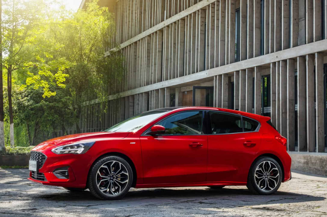 全新福特福克斯来袭15t8at配换挡旋钮颜值大幅提升