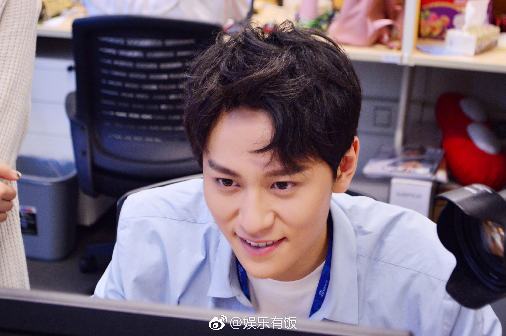 欧辰 来我们啦,认真工作的模样充满魅力!