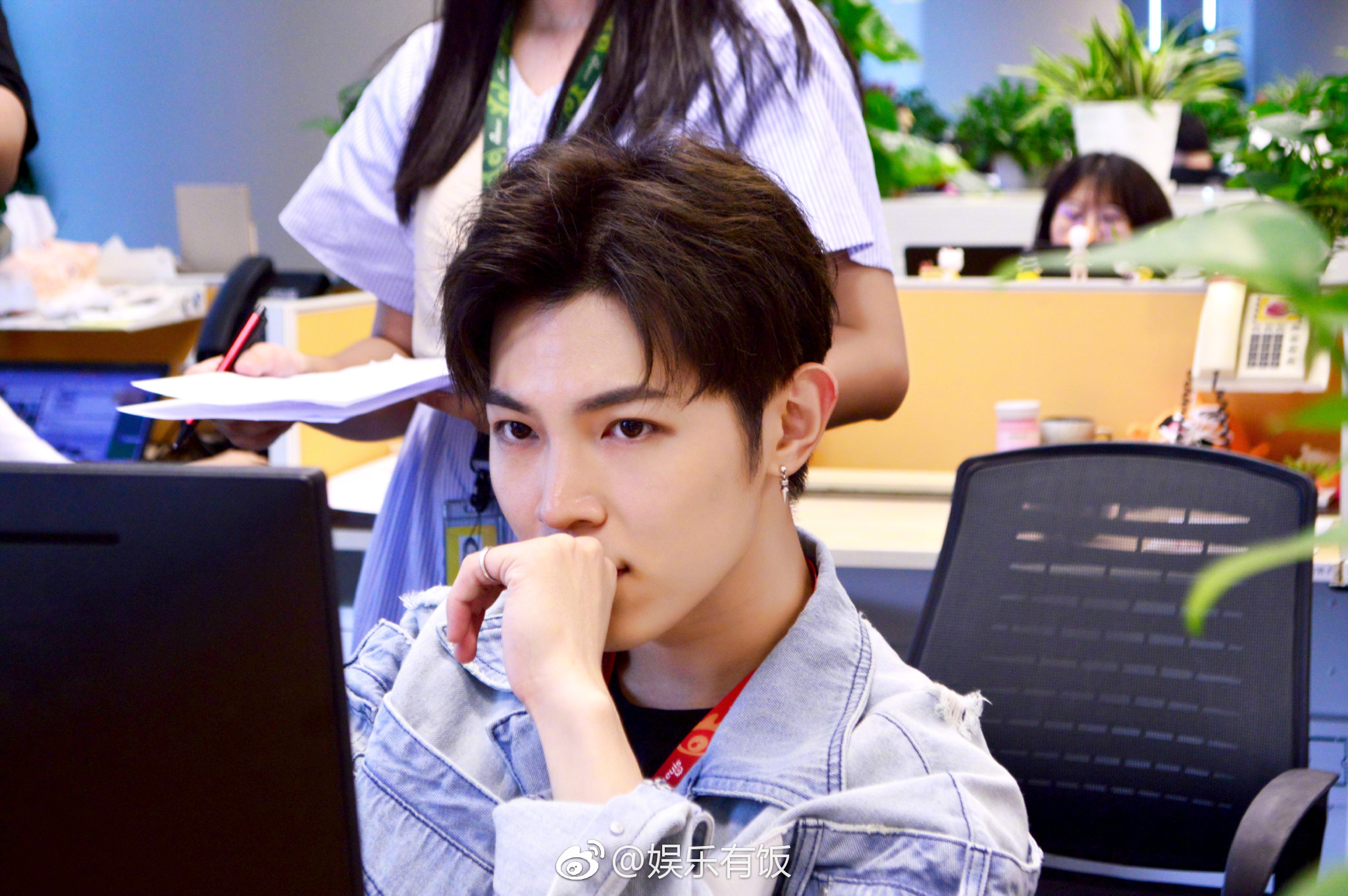 韩沐伯到新浪来上班啦再靠近一点点摄影苒曦初生